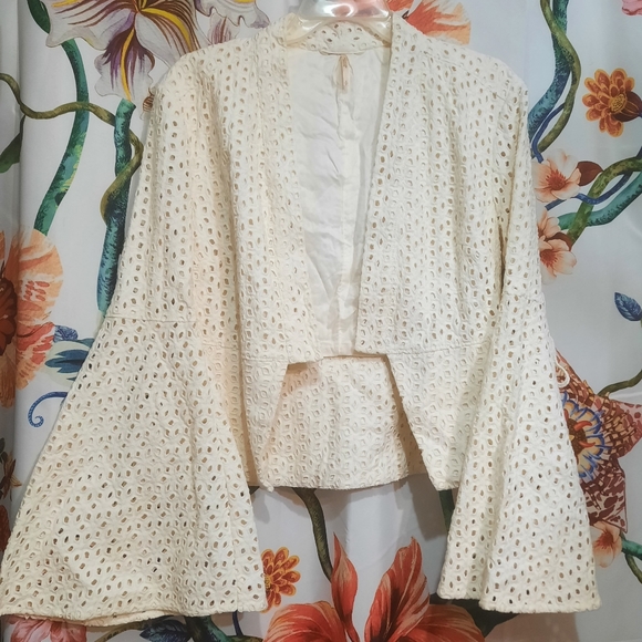 💎[Free People] Eyelet lace bell sleeve blazer. - Picture 3 of 9